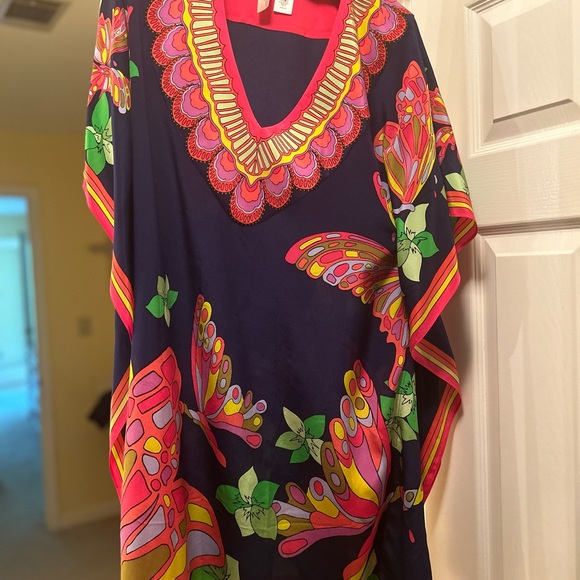 Trina Turk silk cover-up, size XS/S, brand new. - Picture 2 of 6